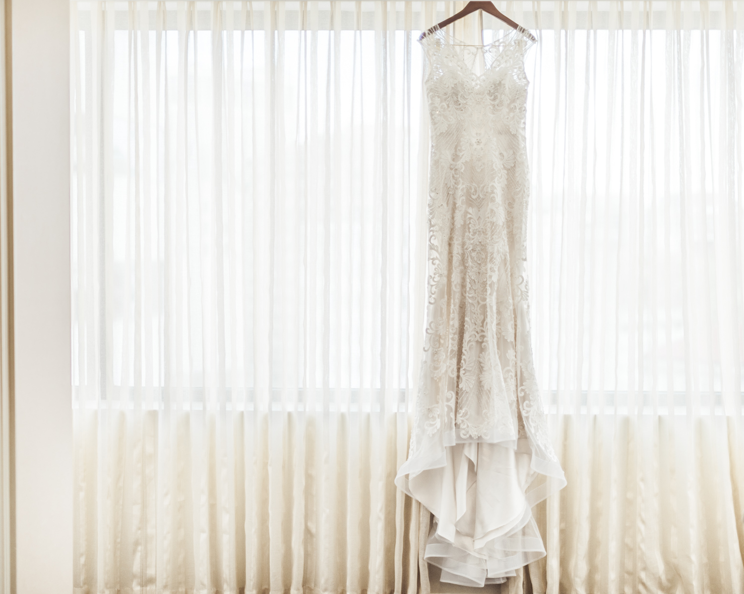 Richmond Marble Hall Wedding | Omni Hotel | VMFA | Beth Ahabah | French Connection Shoes | Wedding Photography | Kelsey & Nate | kelseyandnate.com