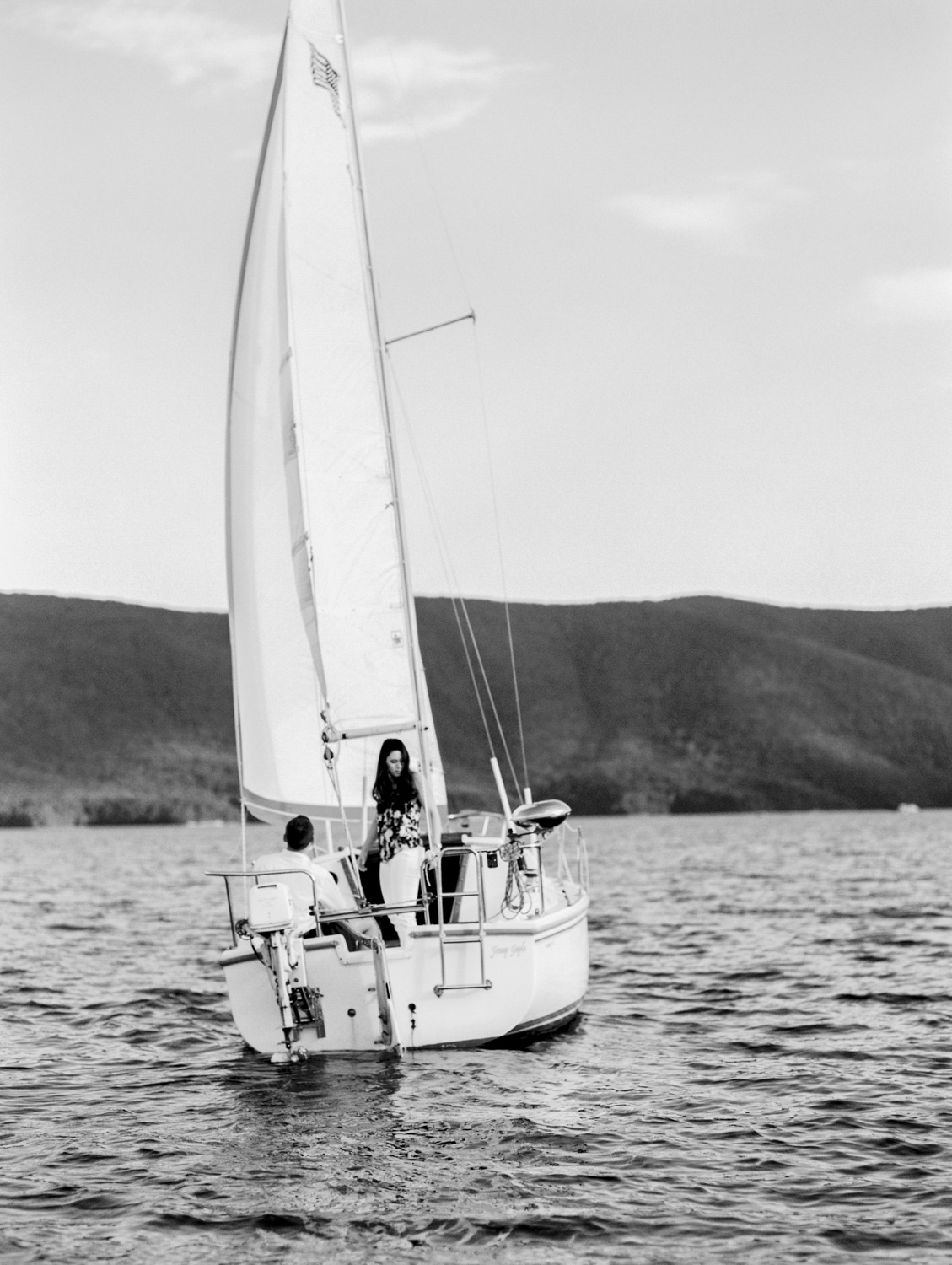 KNS_Megan_Court_Sailboat_Engagament_Photography-1.jpg