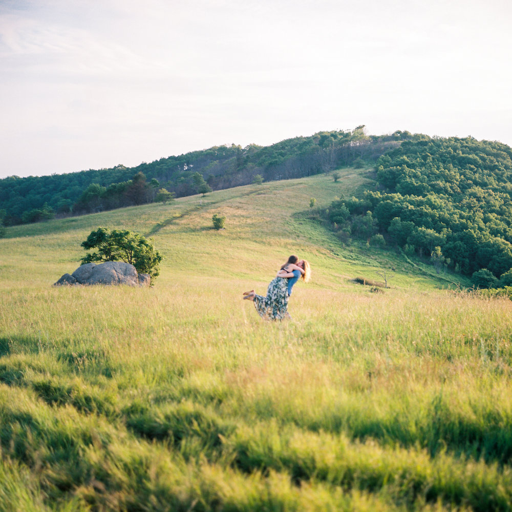 Blue-ridge-mountains-film-wedding-charlottesville-photographer-17.jpg