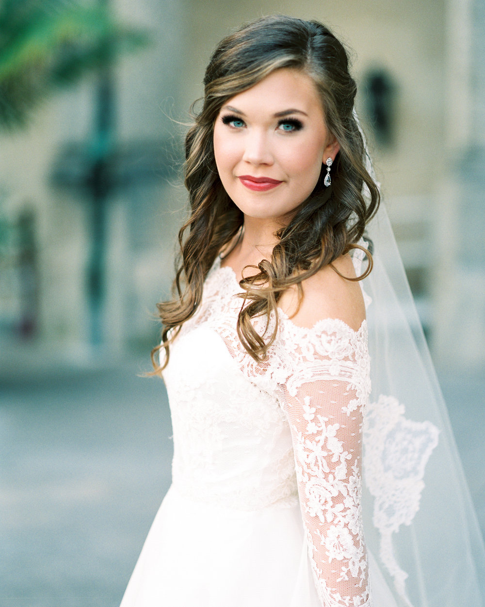 timeless-classy-cathedral-veil-bridal-session-biltmore-north-carolina-wedding-film-photographer-9.jpg