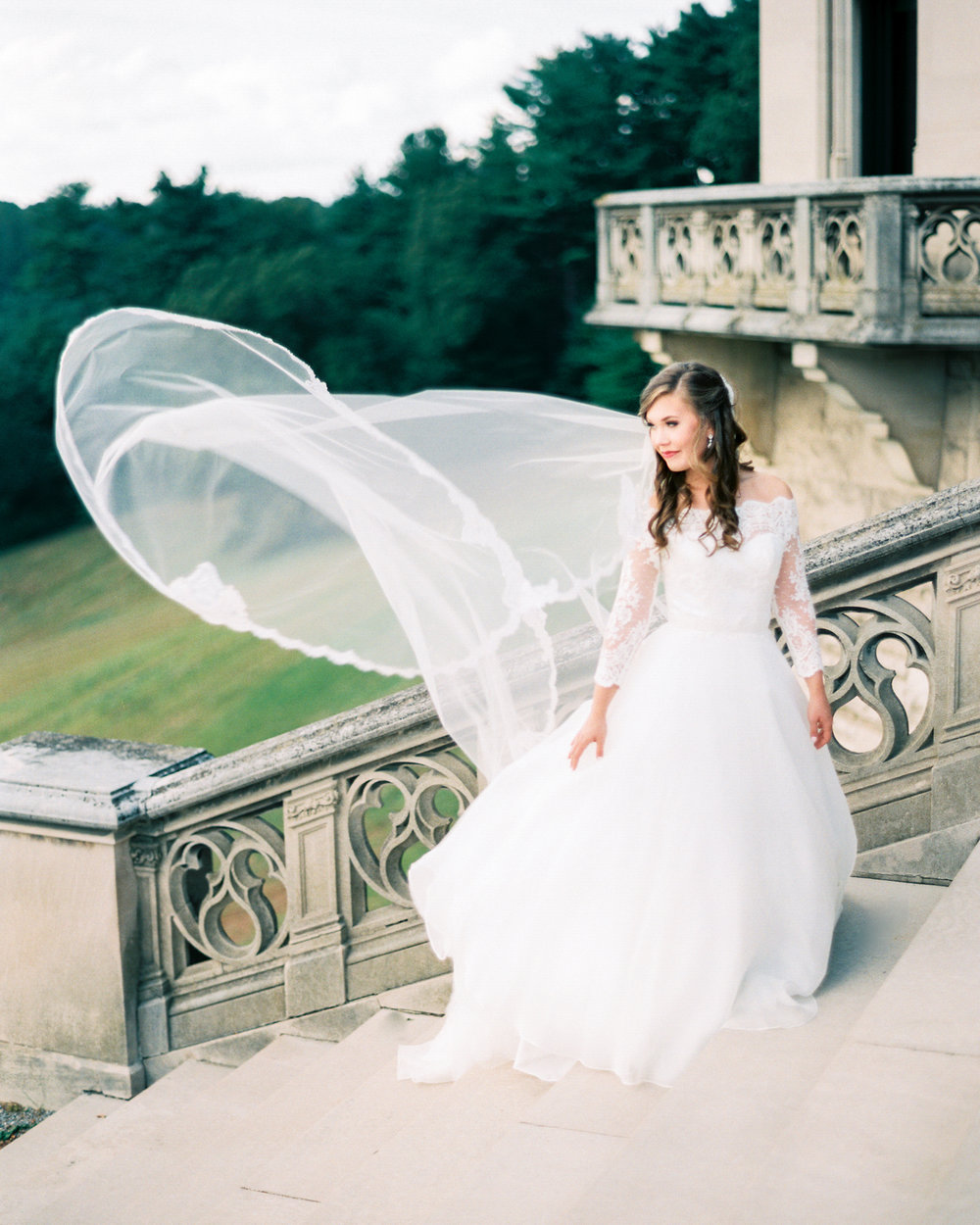 timeless-classy-cathedral-veil-bridal-session-biltmore-north-carolina-wedding-film-photographer-1.jpg