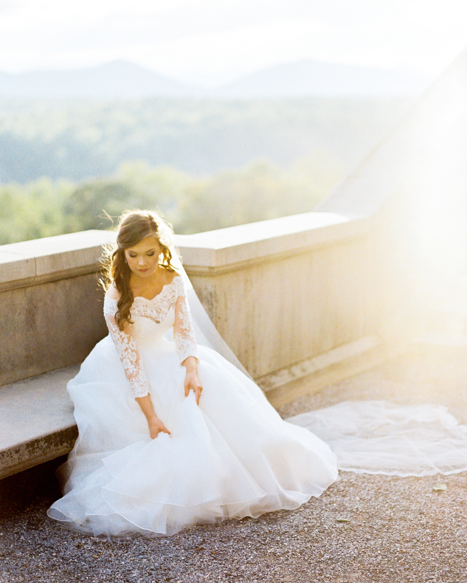 timeless-classy-cathedral-veil-bridal-session-biltmore-north-carolina-wedding-film-photographer-16.jpg