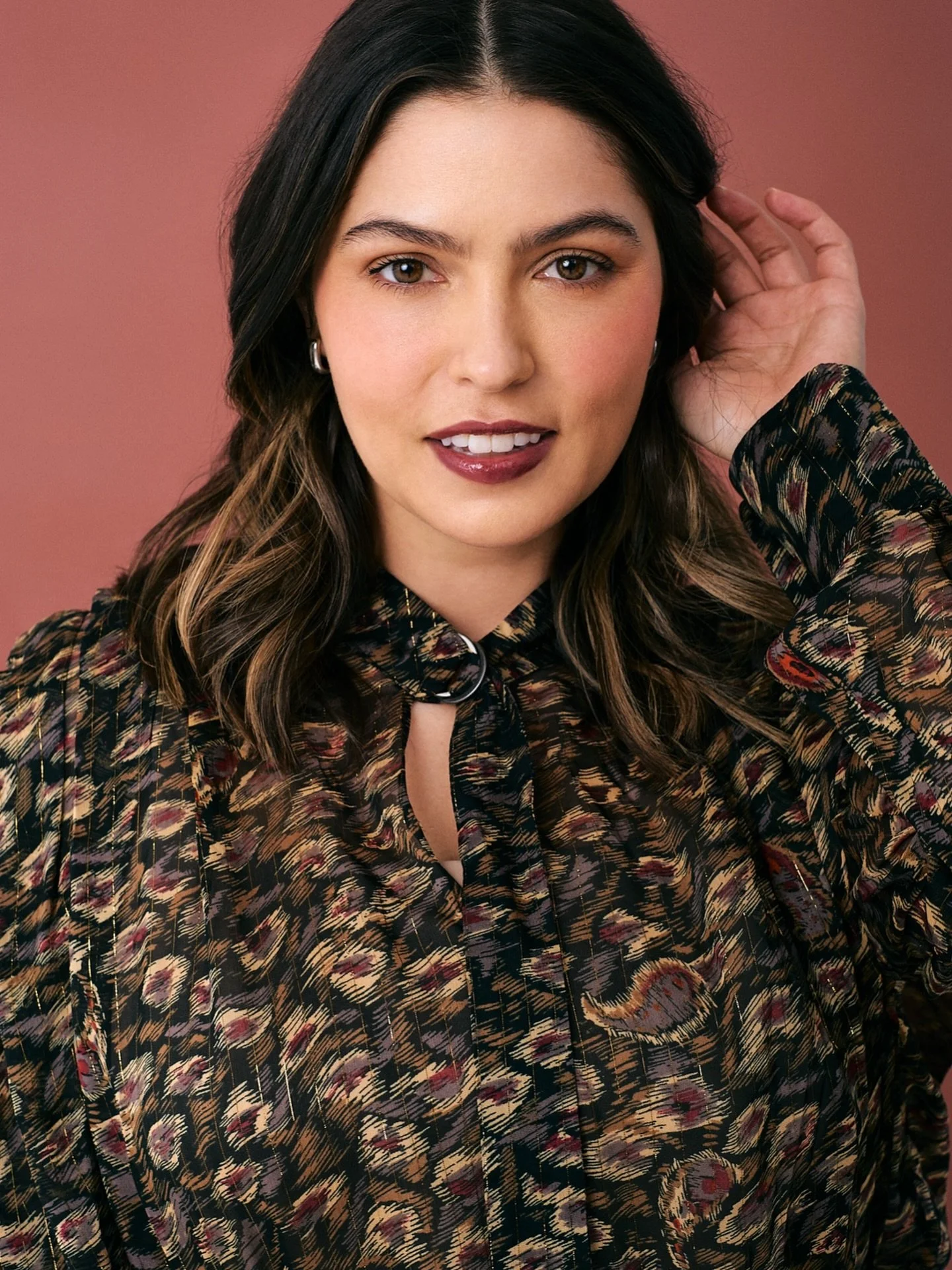 I teach my clients how to feel confident before the camera clicks&mdash;and it shows.

I broke down the foolproof way to look good in photos in my latest blog.
If you&rsquo;re tired of guessing, start here.

👉 Read it via link in bio

#PhotoConfiden