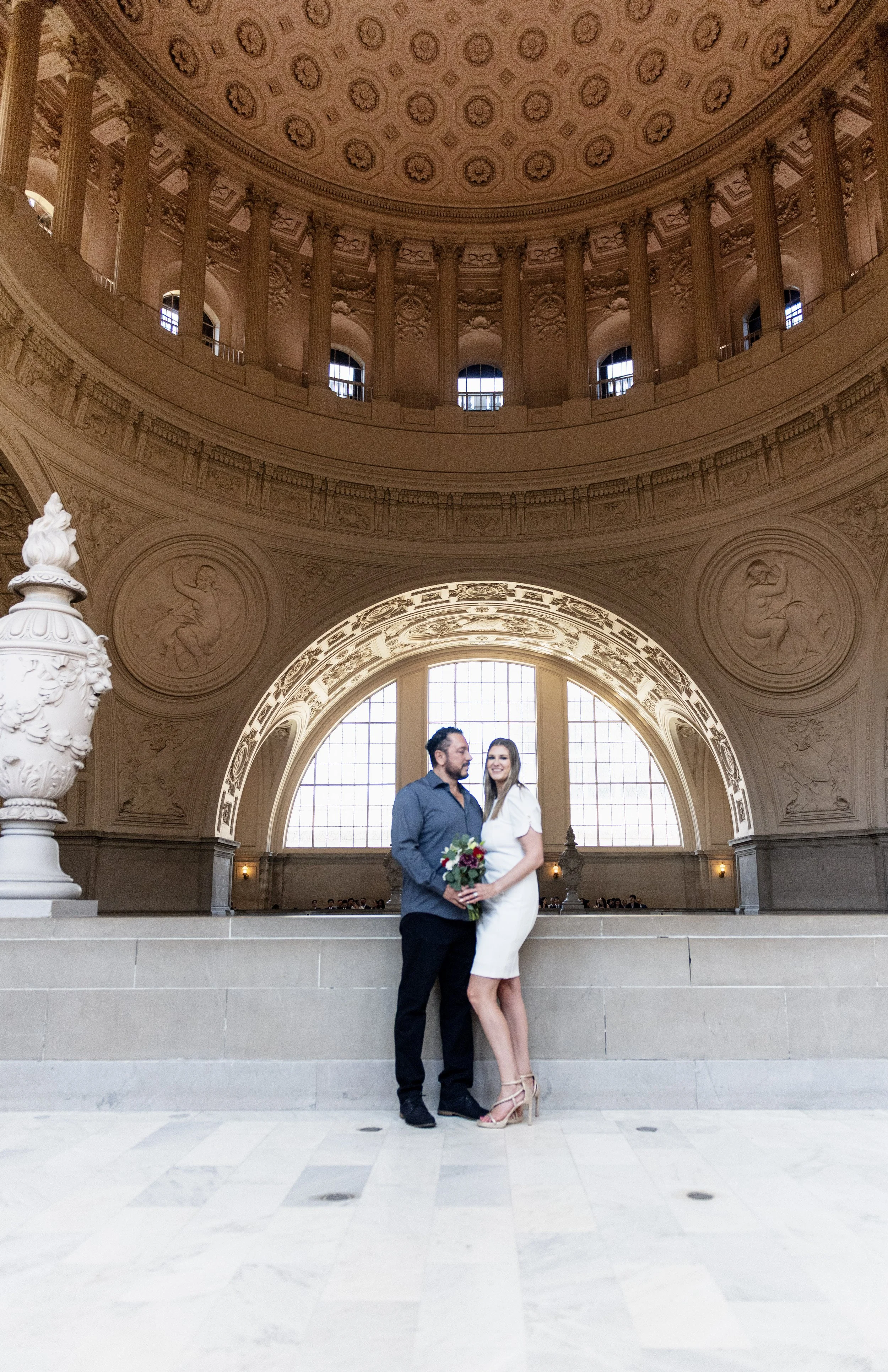 sf-city-hall-fourth-floor-gallery-wedding-portraits.jpg