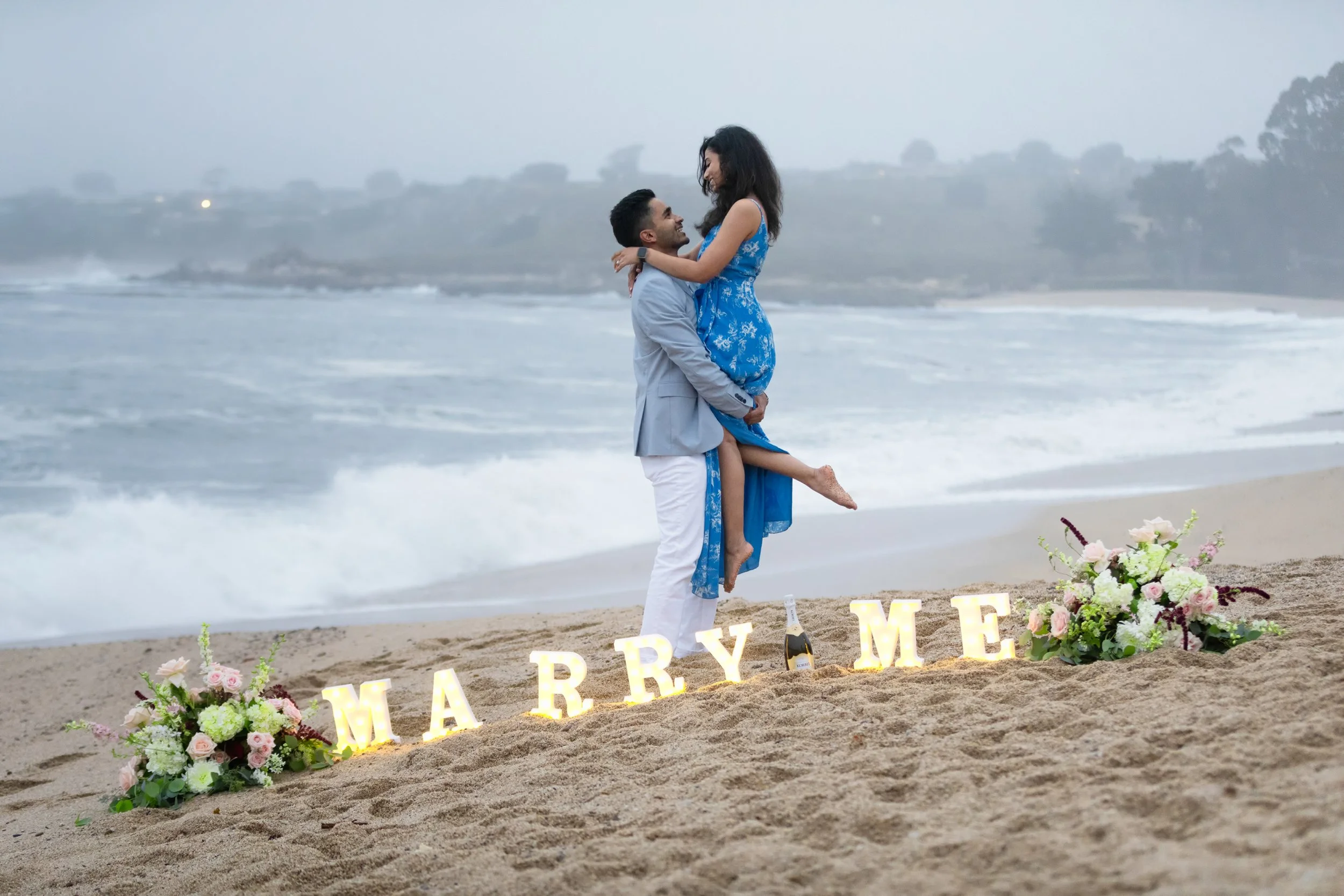 carmel-beach-engagement-photography.jpg
