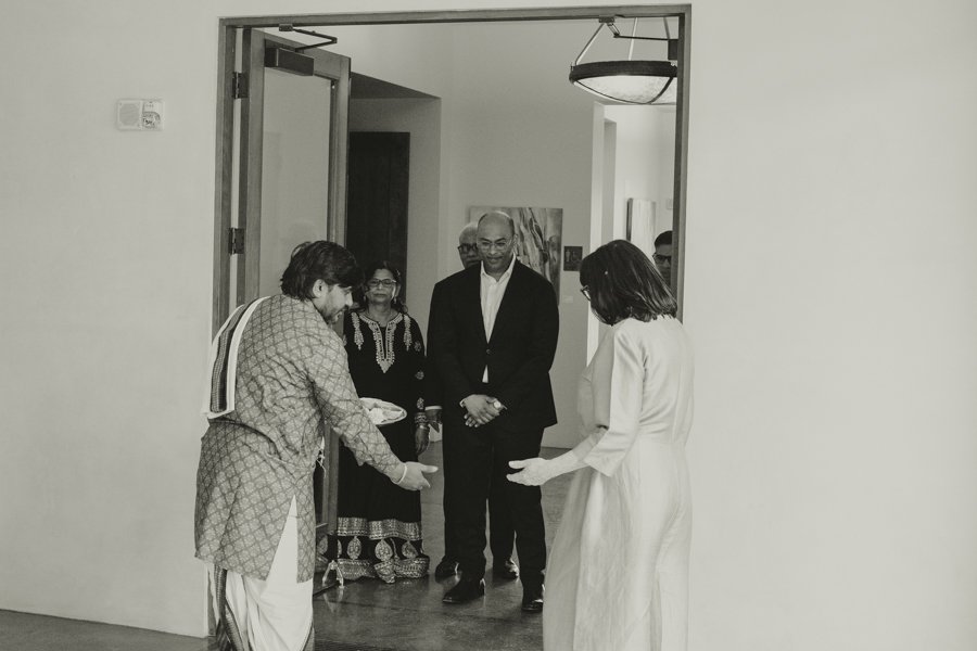 sneak peak lauren and dhaval-16.jpg