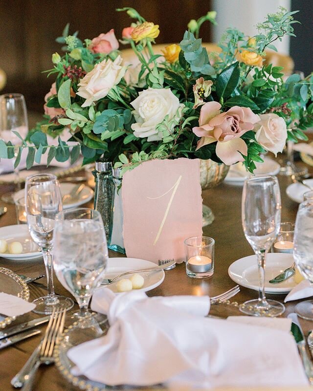 Real Wedding: For Taylor &amp; Seth
.
.
.
Photography @sajephotog
Beauty @lenamgee + @coiffedbycourtney + @kensingtonmakeup
Bride @mrs.taylorphillips + @schaffersbridalaz 
Calligraphy @freedhands
Catering @azcountryclub
Dessert @abakeshop
Entertainme