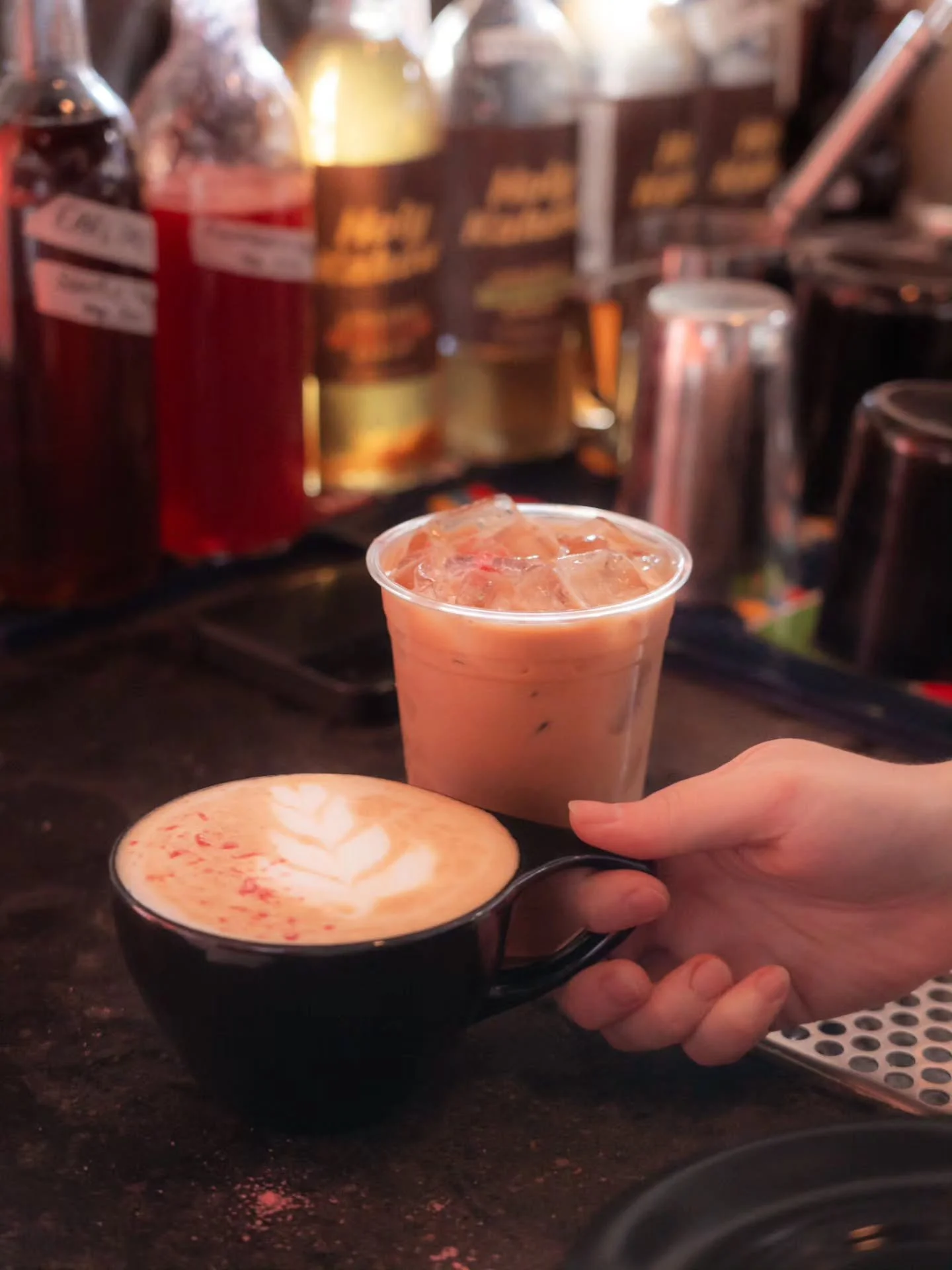 Raspberry White Chocolate Mocha Latte
Our house-made raspberry syrup is the perfectly refreshing balance of sweet and tart! Combined with Hollander's decadent white chocolate sauce and garnished with a sprinkle of dehydrated powdered raspberry. Avail