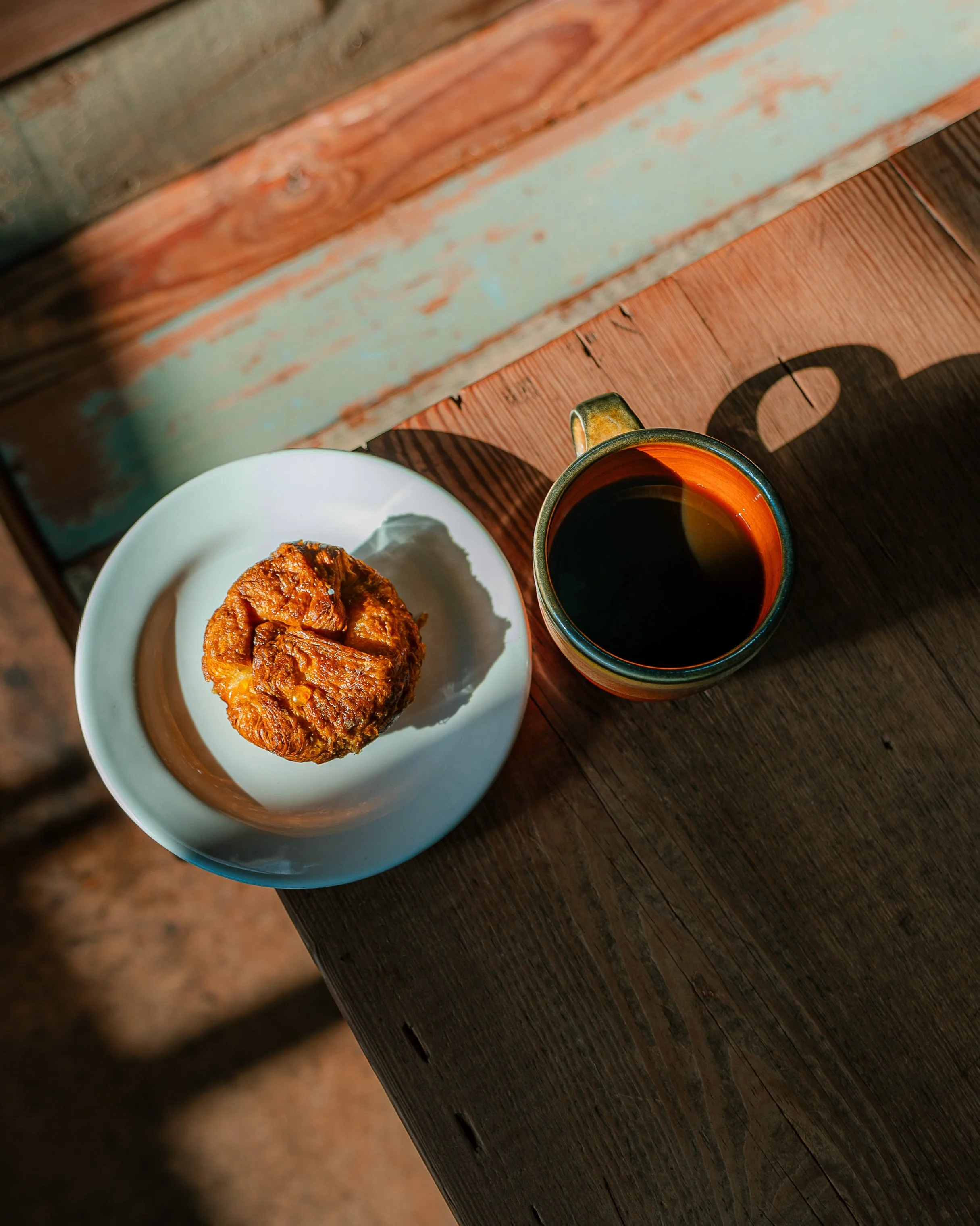 DRIP + KOUIGN-AMANN 🔥
Fair warning: pastries are gone before 10.
Get work done or just sit in it and enjoy the rain.