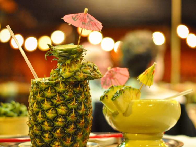 FESTIVE TIKI DRINKS AT THE TONGA ROOM