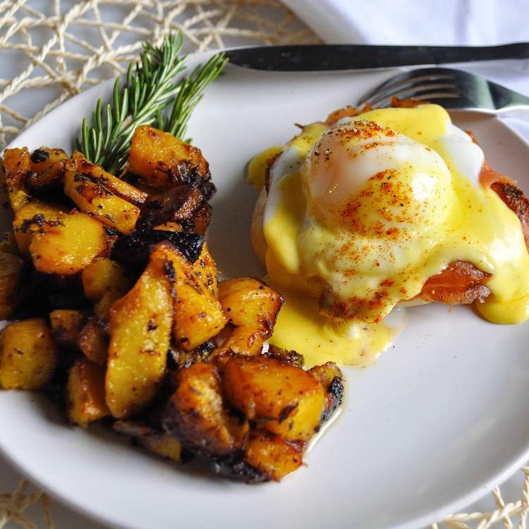 Make your mornings a lot more interesting with this acorn squash side dish!
