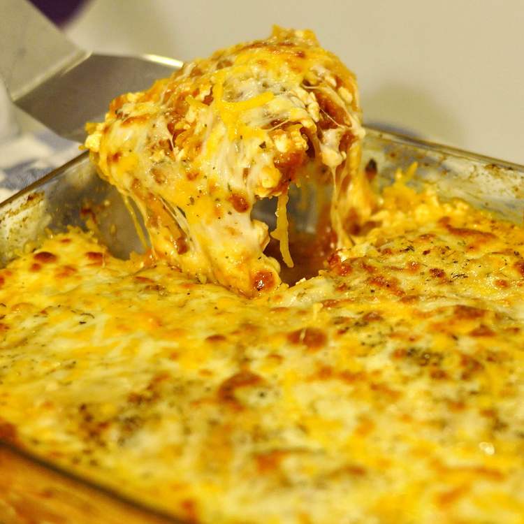 Cheesy Spaghetti Squash Casserole Couple In The Kitchen