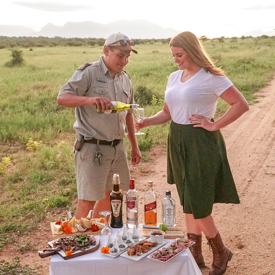 What to Wear on a Safari | Couple in the Kitchen