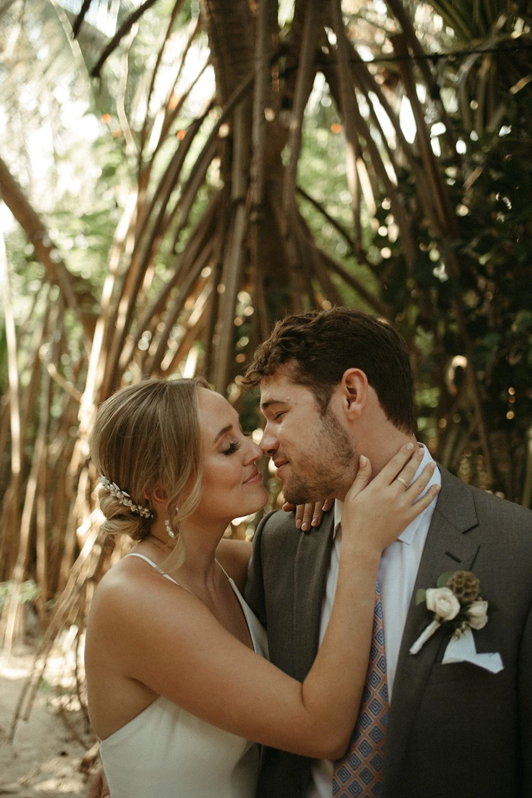 Looking for a travel wedding photographer for your Tulum wedding in Mexico? Let me tell your love story in one of the most romantic places to read your vows, Cabanas La Luna.