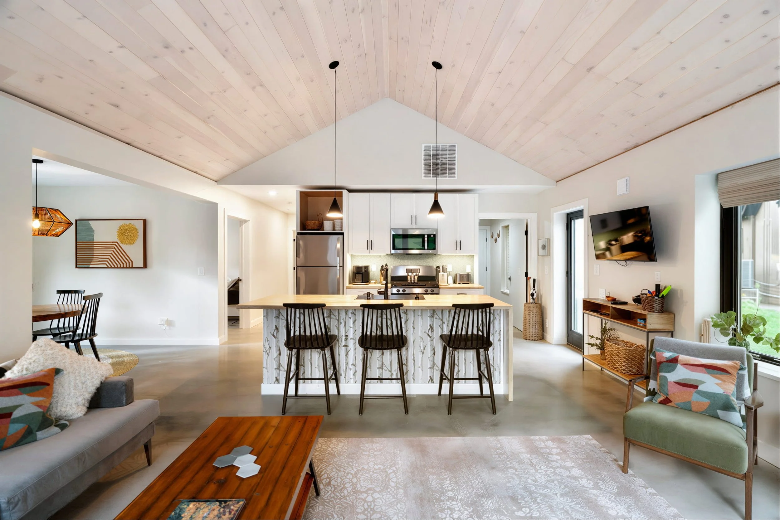 Luxury cabins, kitchen and living room