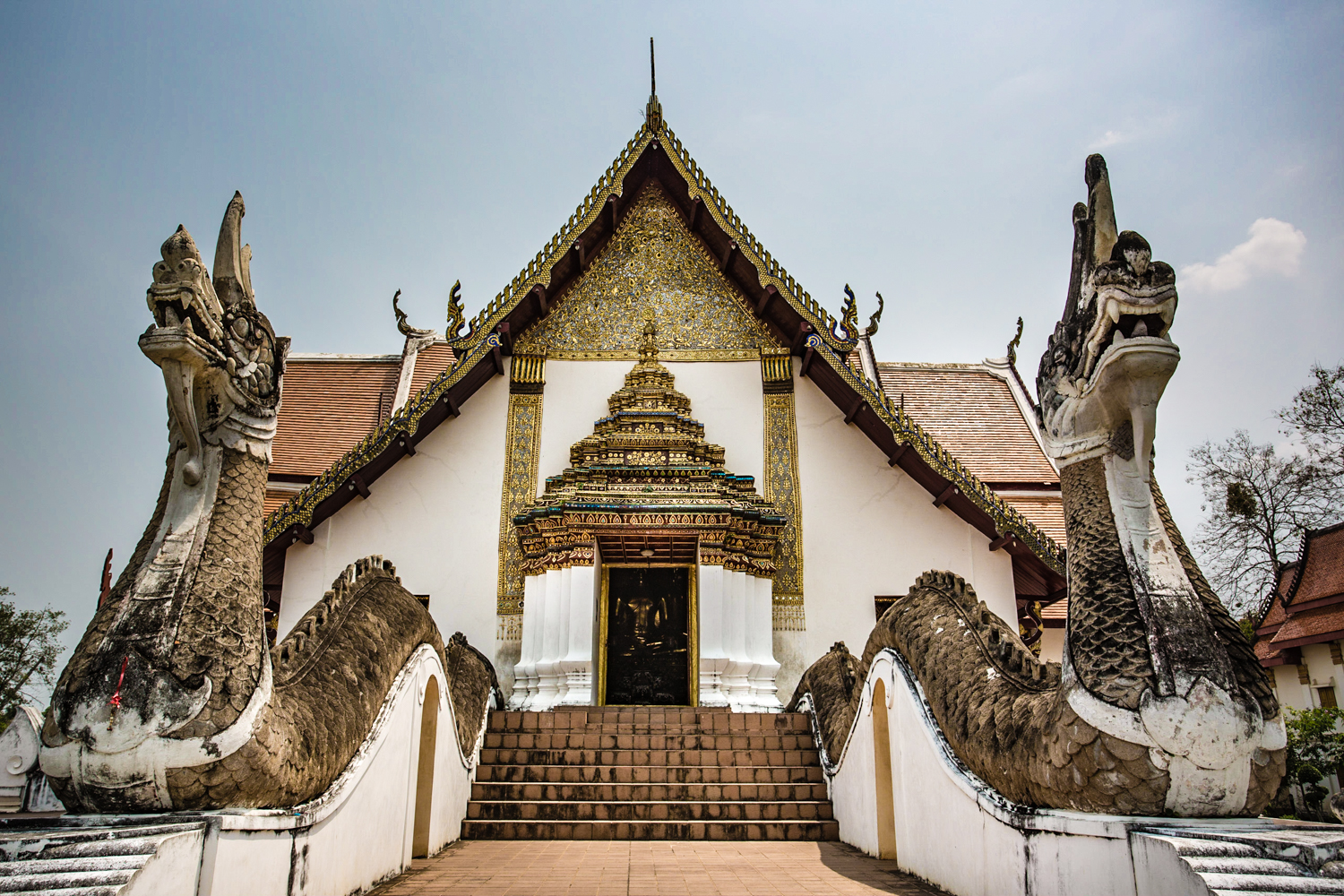 The exterior of What Phumin.