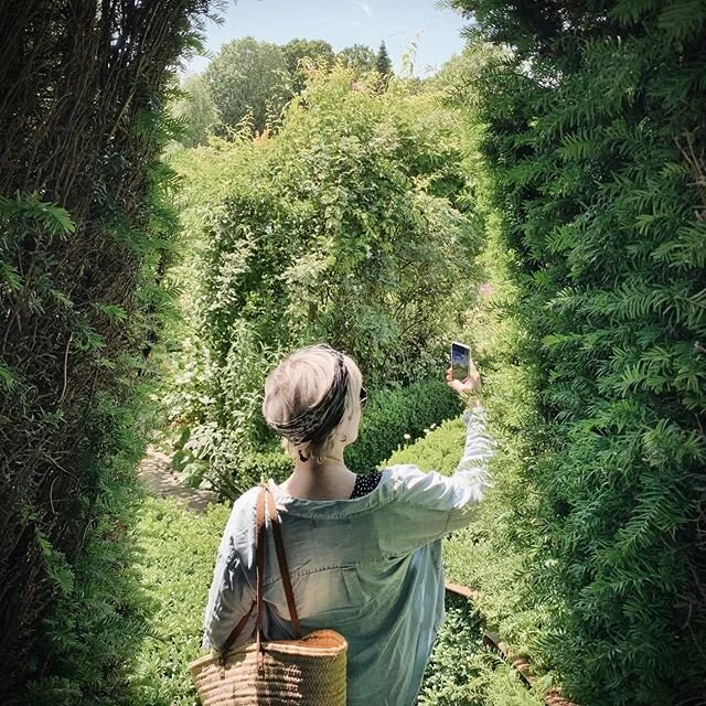 Caught on camera with my camera. First day out on Saturday and we went to Great Dixter to get a much needed dose of pure garden bliss. 🌿💚