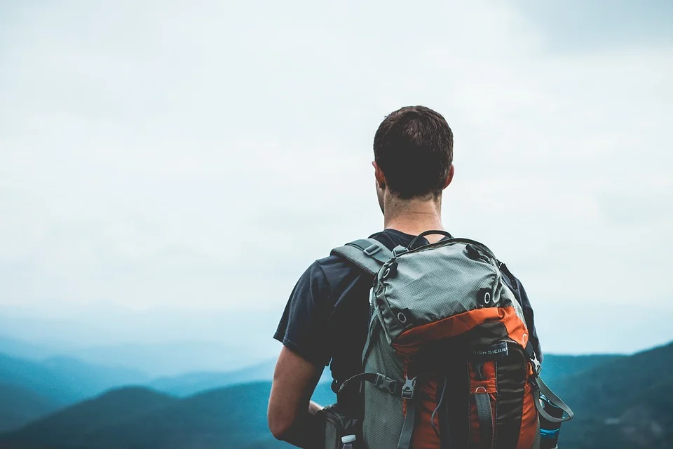 hiker-1149877_960_720.jpg