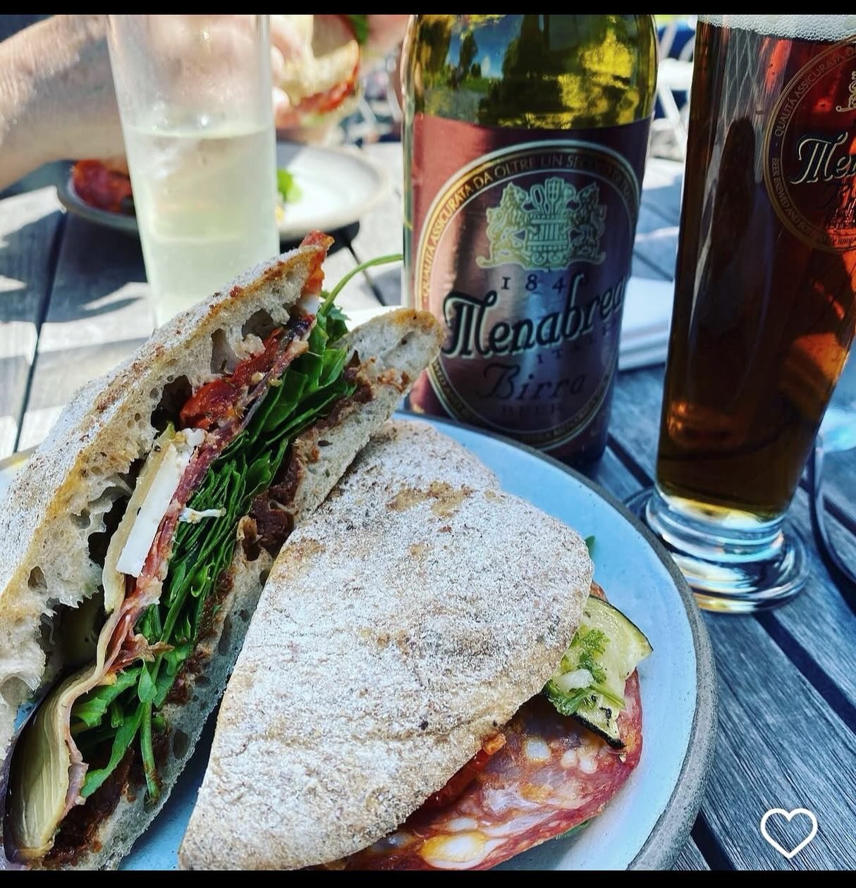 Vi har &aring;ben fra kl. 13&ndash;17 
P&aring; grund af stor eftersp&oslash;rgsel p&aring; vores sandwich har vi valgt at &aring;bne caf&eacute;en allerede kl. 13 &ndash; og ikke f&oslash;rst kl. 14, som tidligere annonceret.
Kom forbi og nyd en Vad