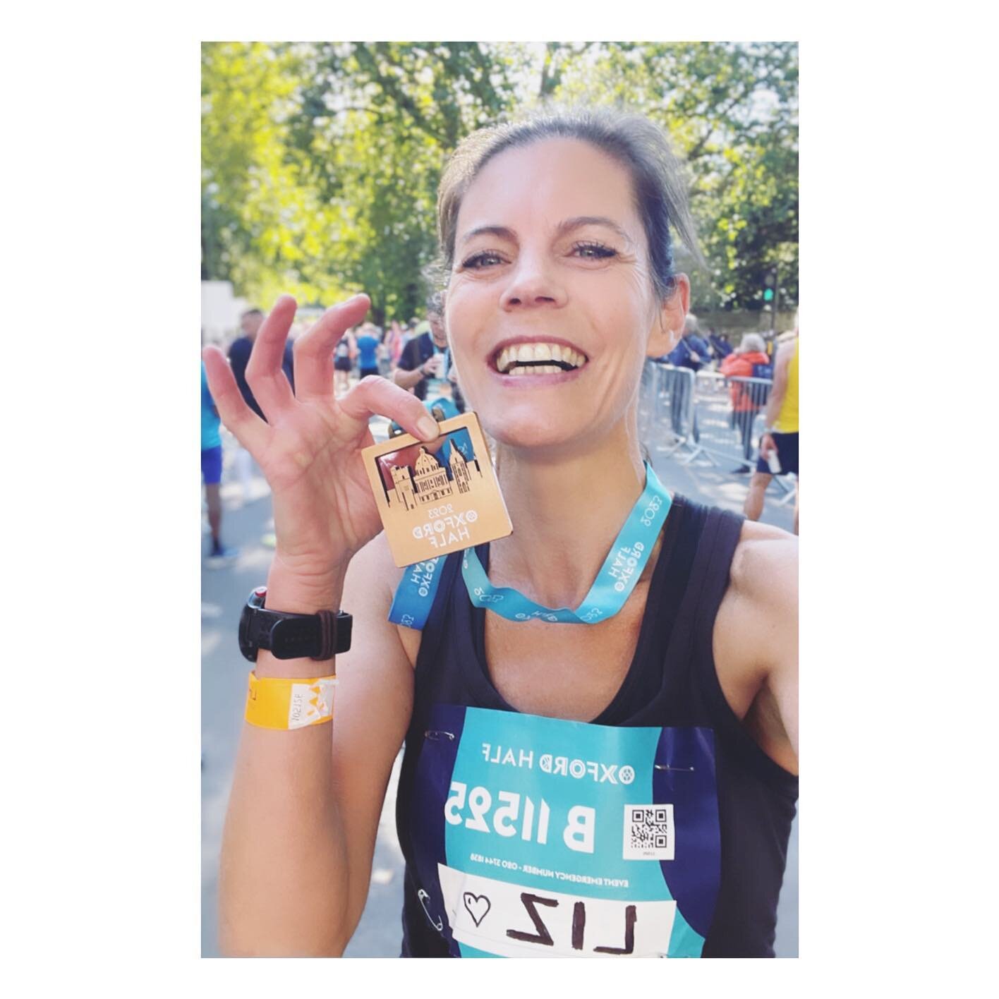 Well, #oxfordhalfmarathon , you were a BEAUTY this year! ☀️
Sunshine all the way, light breeze, crowd of gold. Thank you!
I'm not going to pretend that missing sub-90 by 9 SECONDS (!!?!!) doesn't sting a little 😝 but I'll take 1.30.09 and be damn gr