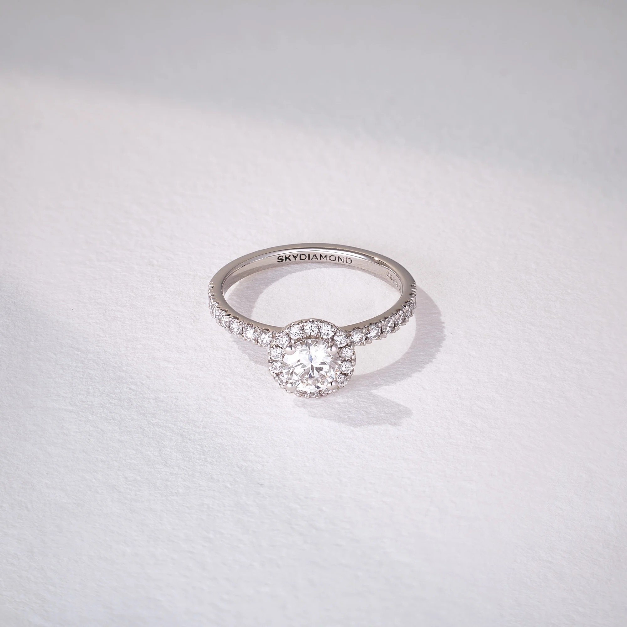 Skydiamond000151-08_1-Web.jpg