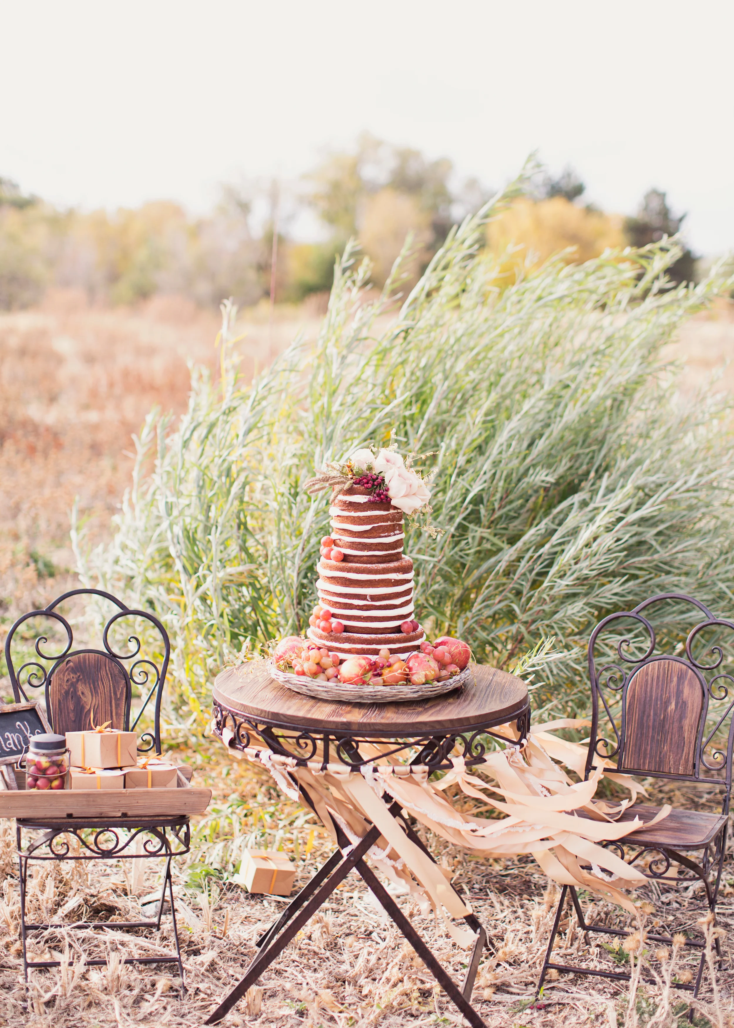 Alixann Loosle Photography | Bohemian Autumn Wedding Inspiration | Michelle Leo Events | Utah Wedding Planning and Design