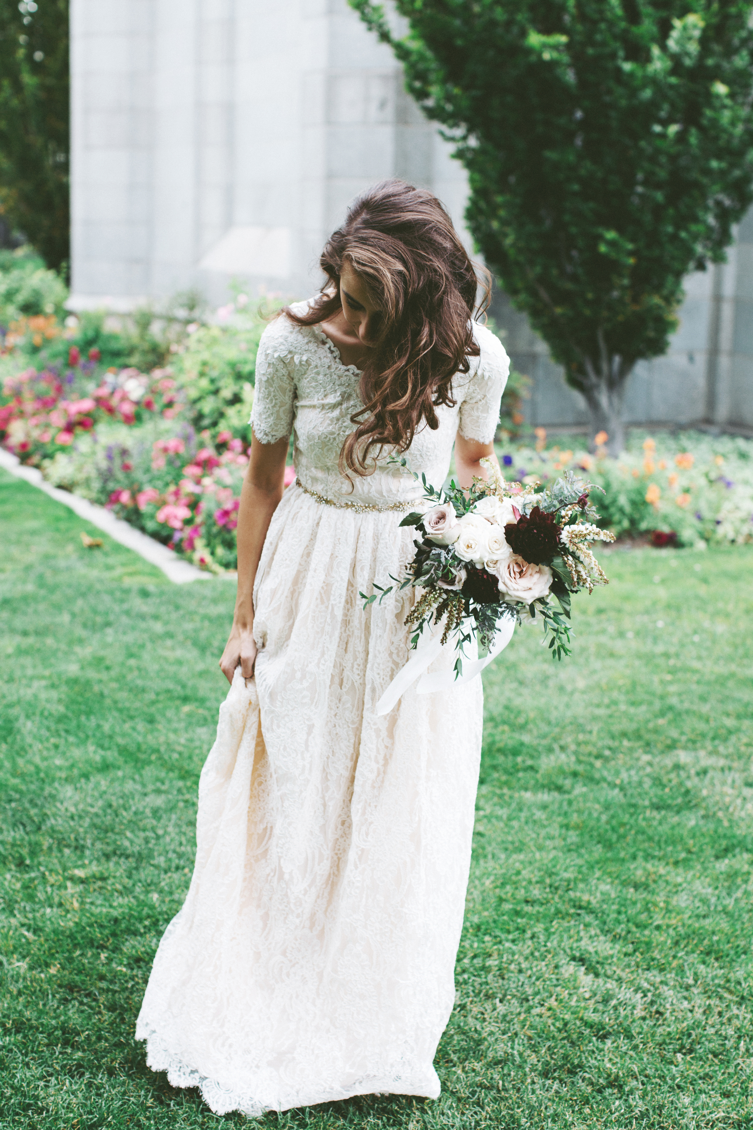 Blush and Plum Summer Wedding | Backyard Wedding | Salt Lake City Temple Wedding | Michelle Leo Events | Utah Event Planner and Designer | Alixann Loosle Photography 