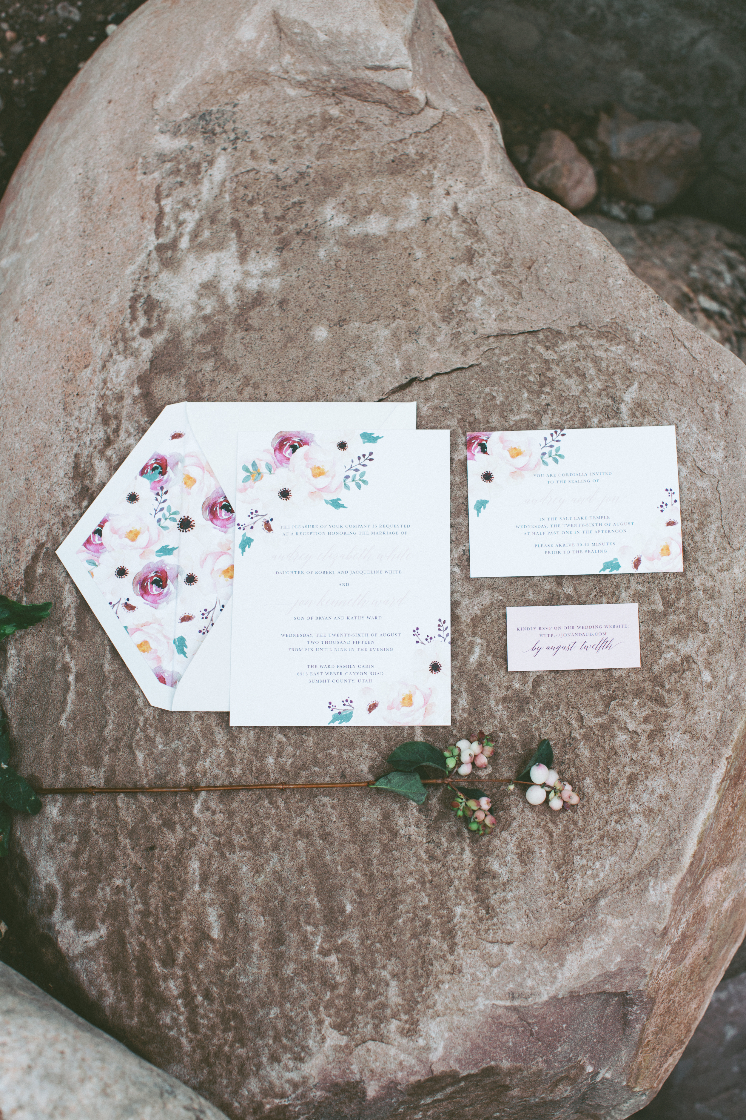 Blush and Plum Summer Wedding | Backyard Wedding | Salt Lake City Temple Wedding | Michelle Leo Events | Utah Event Planner and Designer | Alixann Loosle Photography 