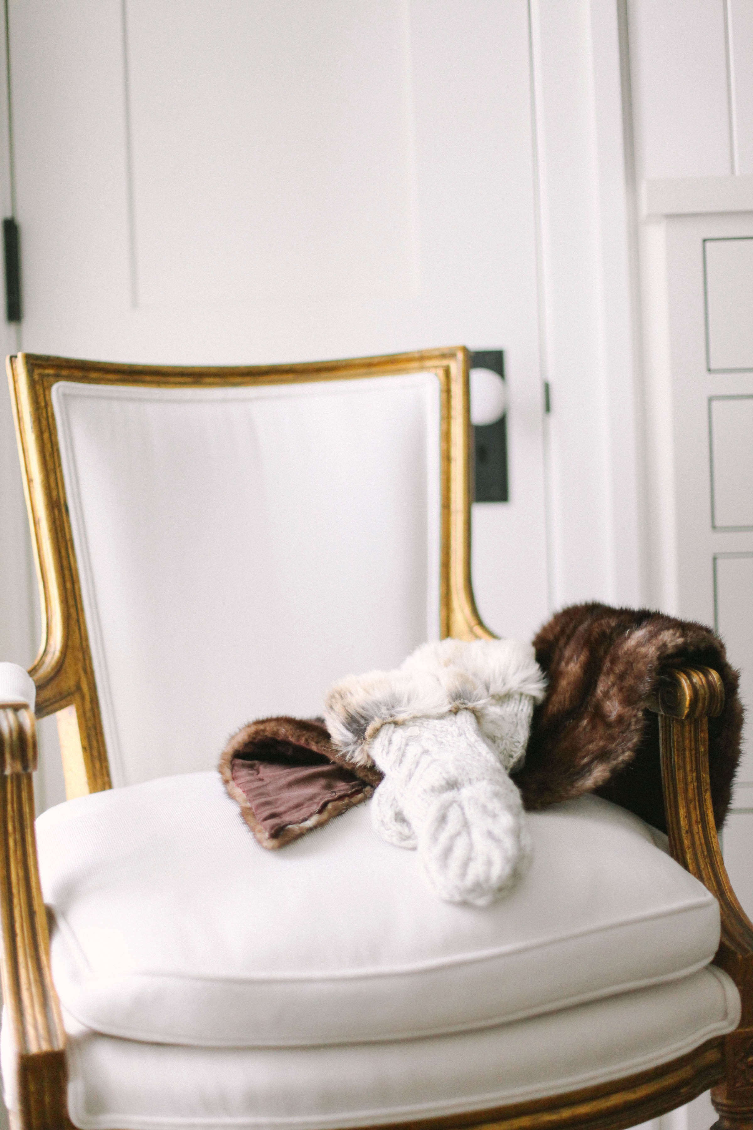 Cozy Winter Wedding Inspiration | Romantic Winter Wedding Inspiration | Washington Schoolhouse Wedding | Michelle Leo Events | Utah Event Planner and Designer | Jacque Lynn Photography