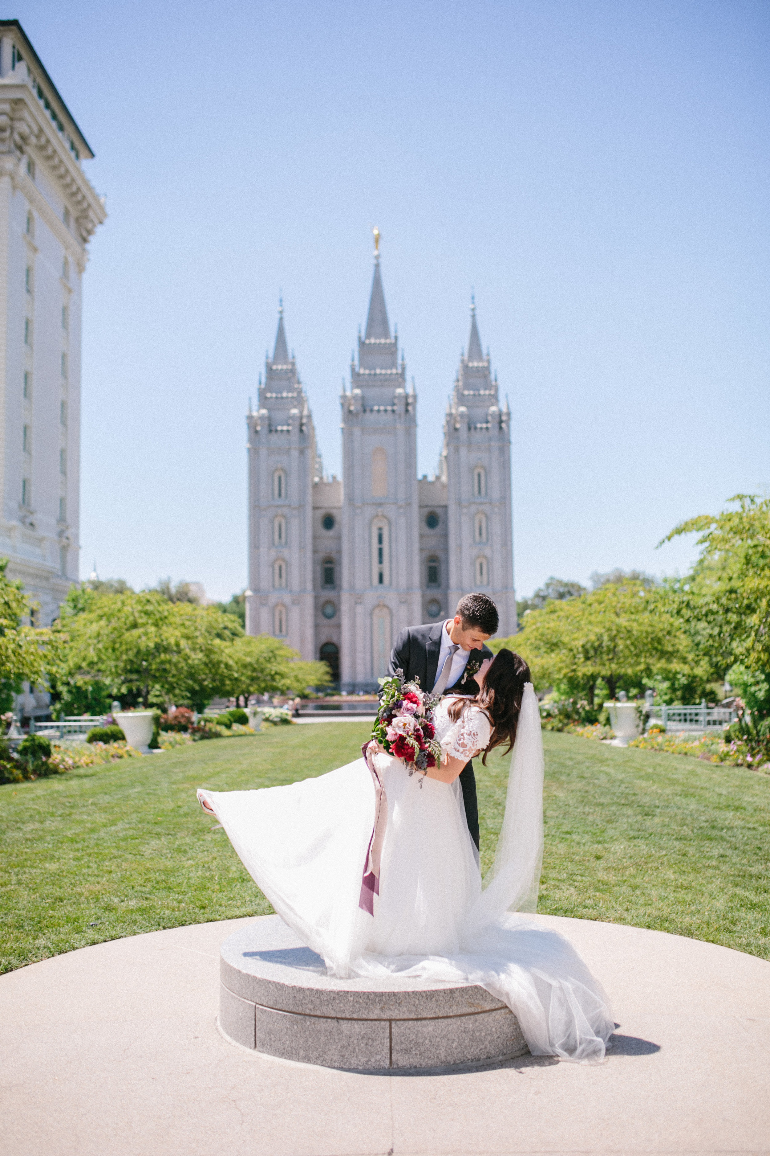 Backyard Wedding | Summer Wedding | Michelle Leo Events | Utah Event Planner and Designer | Jacque Lynn Photography