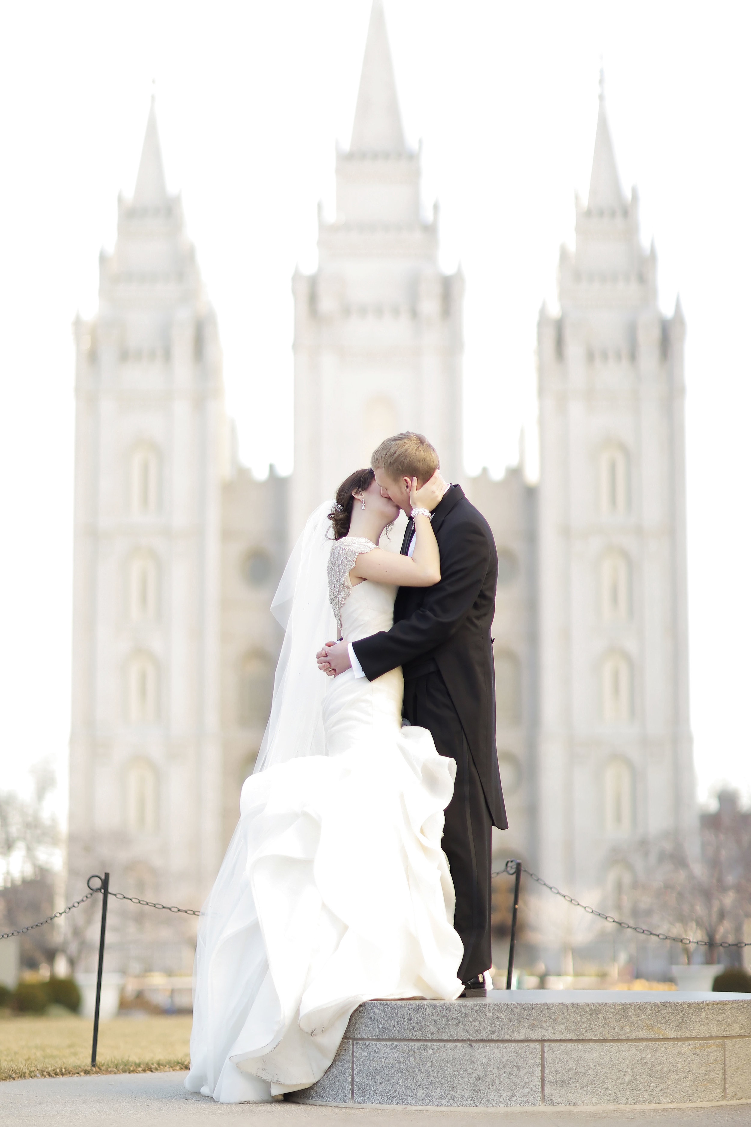 Utah State Capitol Wedding | Silver, Gold, Black, and White Wedding | NYE Wedding | Michelle Leo Events | Utah Event Planner and Designer | Pepper Nix Photography