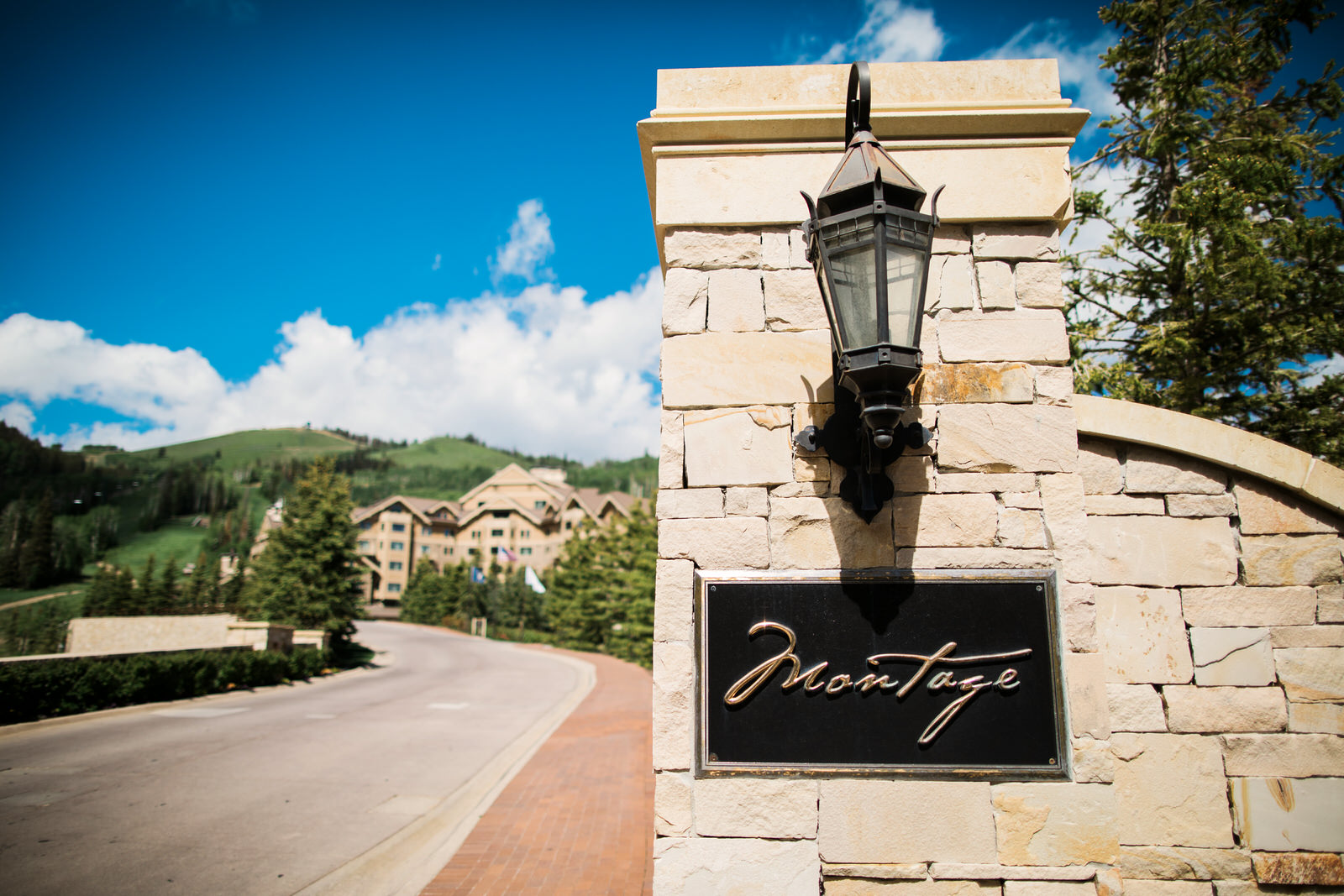 Montage Deer Valley Wedding | Summer Wedding | Neutral Wedding Decor | White Wedding Floral | Michelle Leo Events | Utah Event Planner and Designer | Gideon Photography