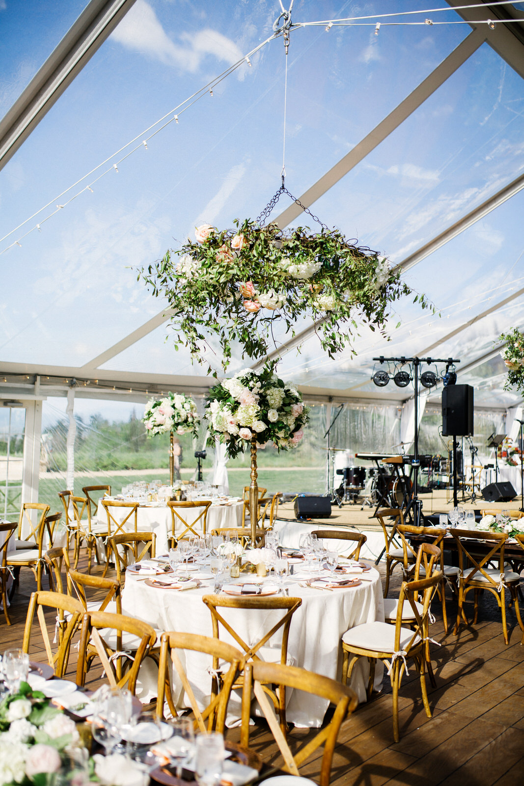 Montage Deer Valley Wedding | Summer Wedding | Neutral Wedding Decor | White Wedding Floral | Michelle Leo Events | Utah Event Planner and Designer | Gideon Photography