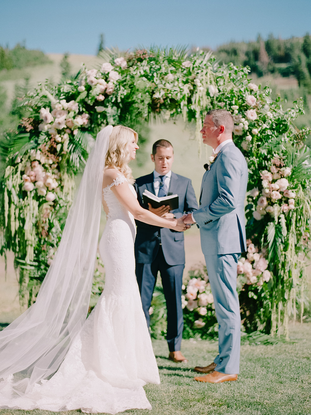 St. Regis Deer Valley Wedding | Summer Wedding | Blush and Cream Decor | Contemporary Wedding Design | Michelle Leo Events | Utah Event Planner and Designer | Heather Nan Photography