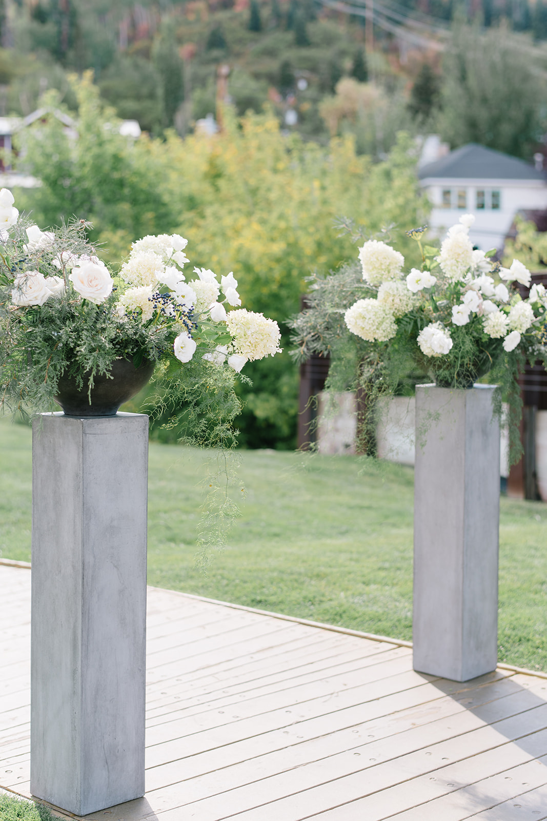 Park City Main Street Wedding | Modern Wedding Design | Navy Wedding Details | Outdoor Wedding | Michelle Leo Events | Utah Event Planner | Heather Nan Photography