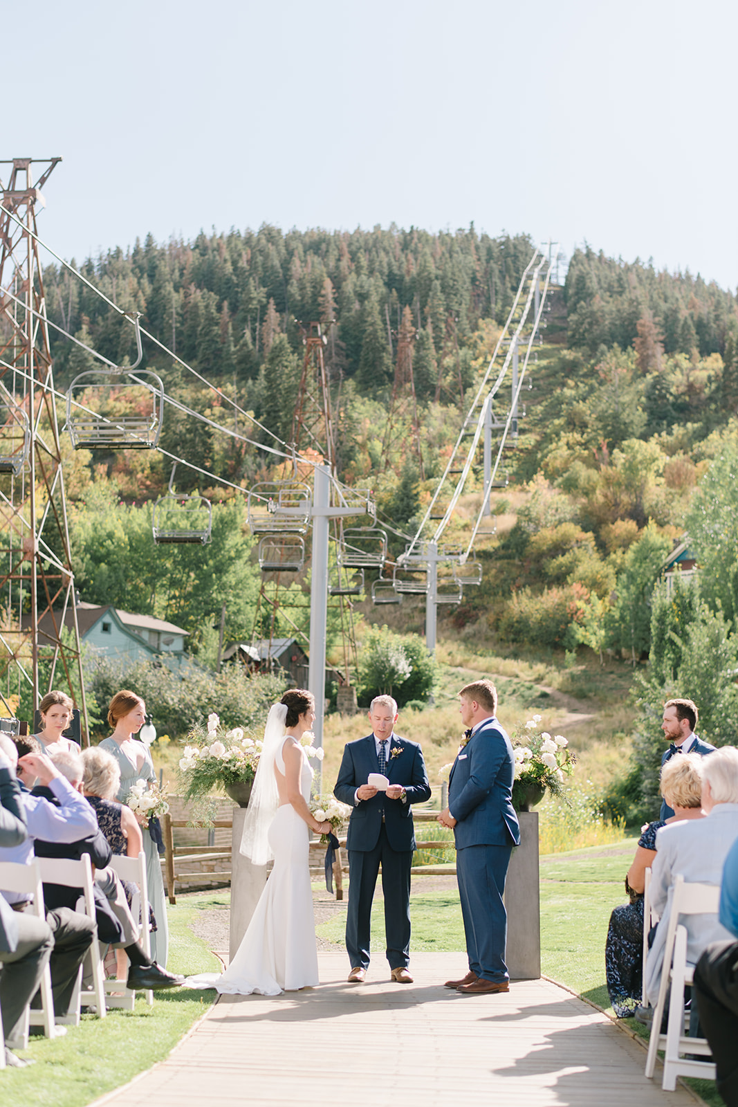 Park City Main Street Wedding | Modern Wedding Design | Navy Wedding Details | Outdoor Wedding | Michelle Leo Events | Utah Event Planner | Heather Nan Photography