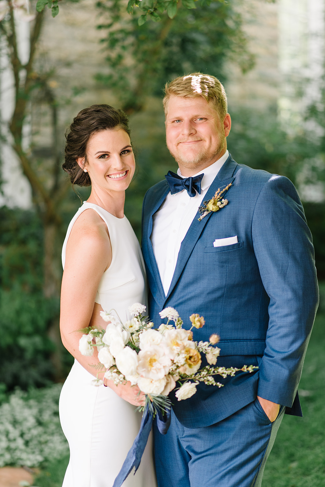 Park City Main Street Wedding | Modern Wedding Design | Navy Wedding Details | Outdoor Wedding | Michelle Leo Events | Utah Event Planner | Heather Nan Photography