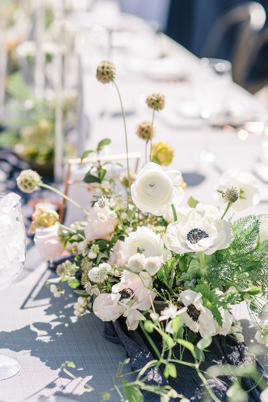 Park City Main Street Wedding | Modern Wedding Design | Navy Wedding Details | Outdoor Wedding | Michelle Leo Events | Utah Event Planner | Heather Nan Photography