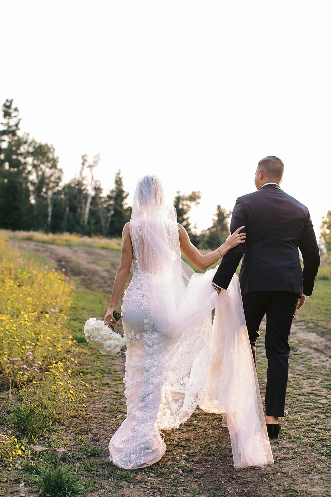 MA_StRegisDeerValleyWedding_BrideandGroom01.jpg