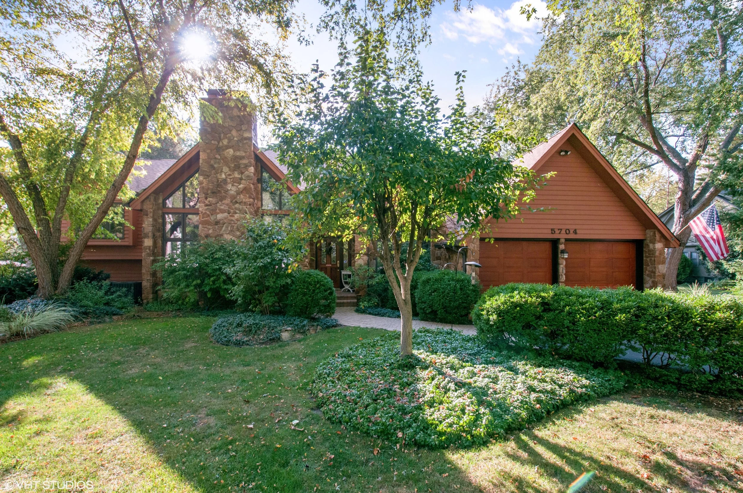 02_5704Riverview_57_FrontView_HiRes.jpg
