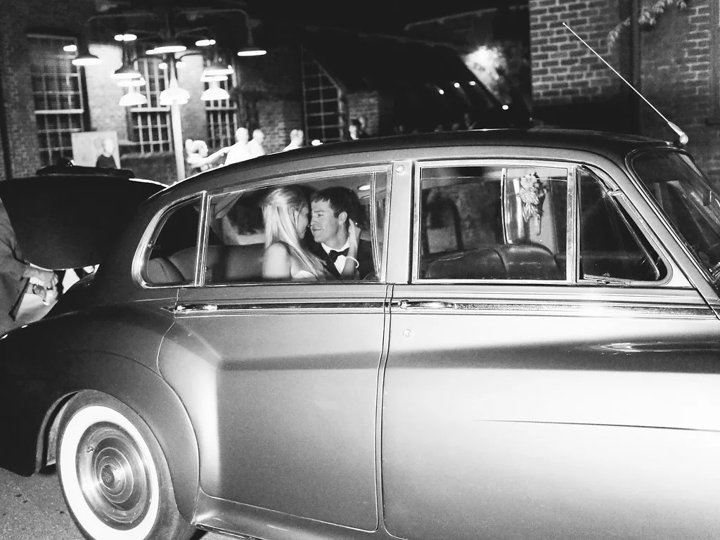 Wedding-Exit-Vintage-Car.jpg