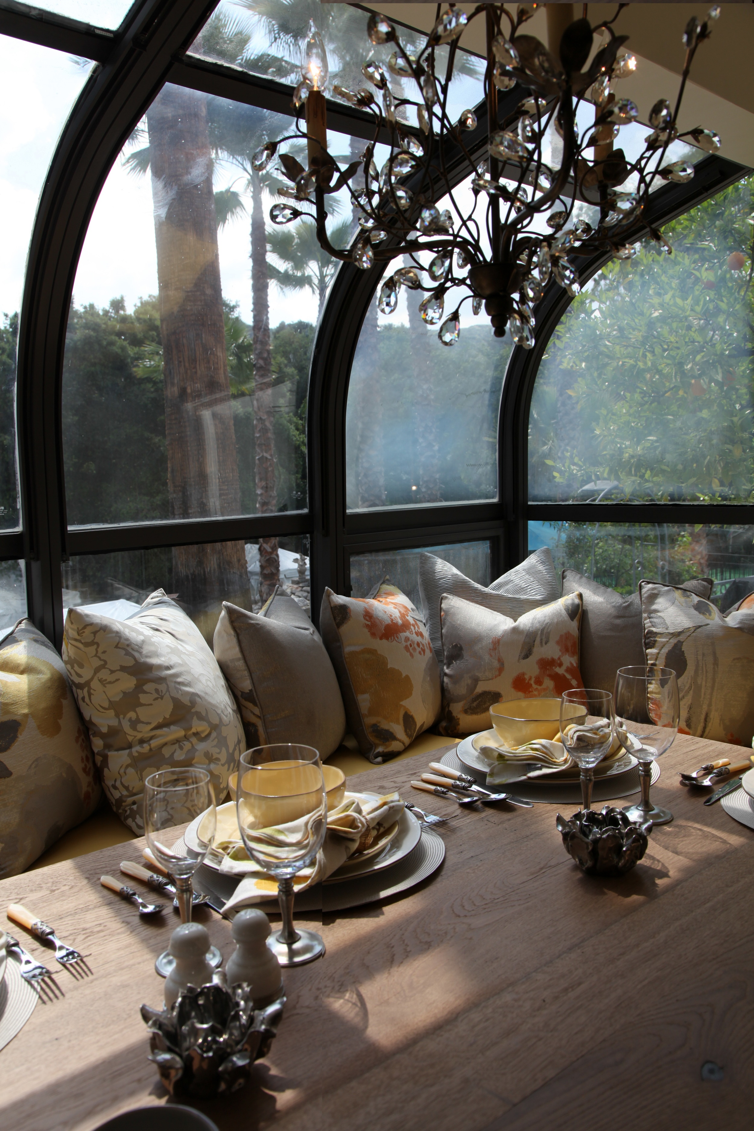  Love the reclaimed oak dining table used in the breakfast room. Photo Credit: Phill Vonk of D Christjan