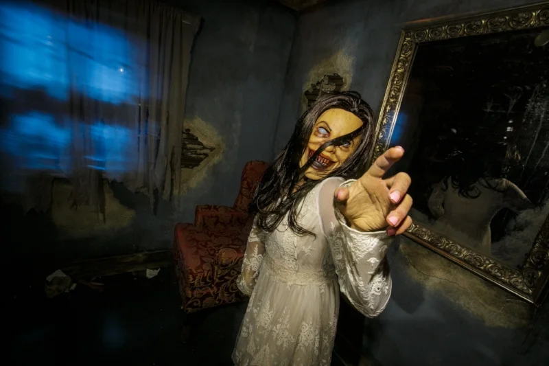 Horrors of Blumhouse - HHN 2018 - 6.jpg
