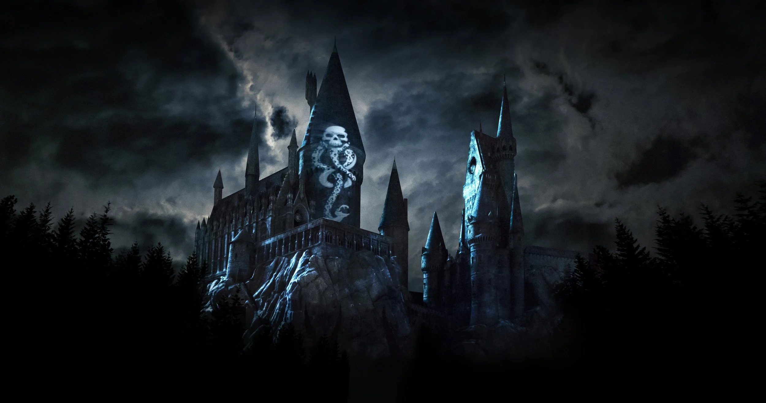 Dark Arts - WWoHP at Universal Studios (no logo).jpg