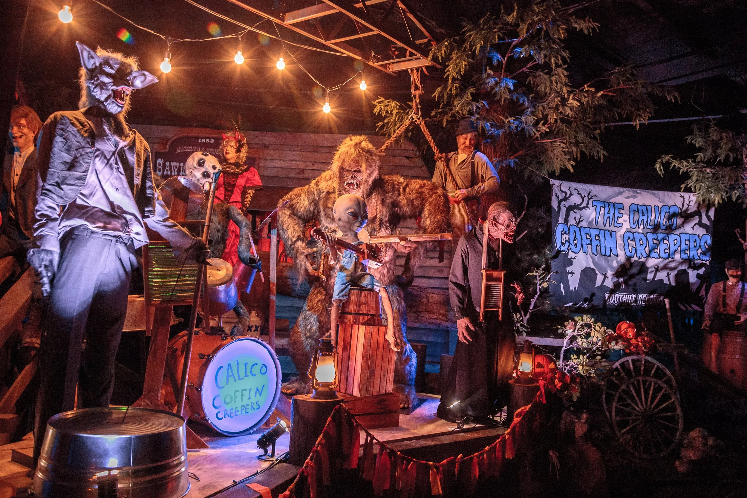 Enjoy a Spookier Side of Knott’s Berry Farm During Spooky Farm ...