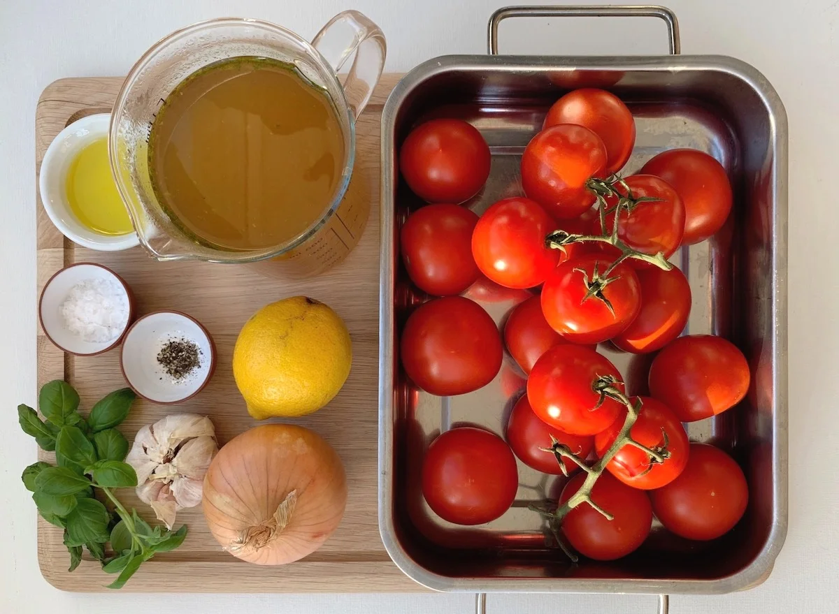 Dette trenger du for å lage ovnsbakt tomatsuppe.