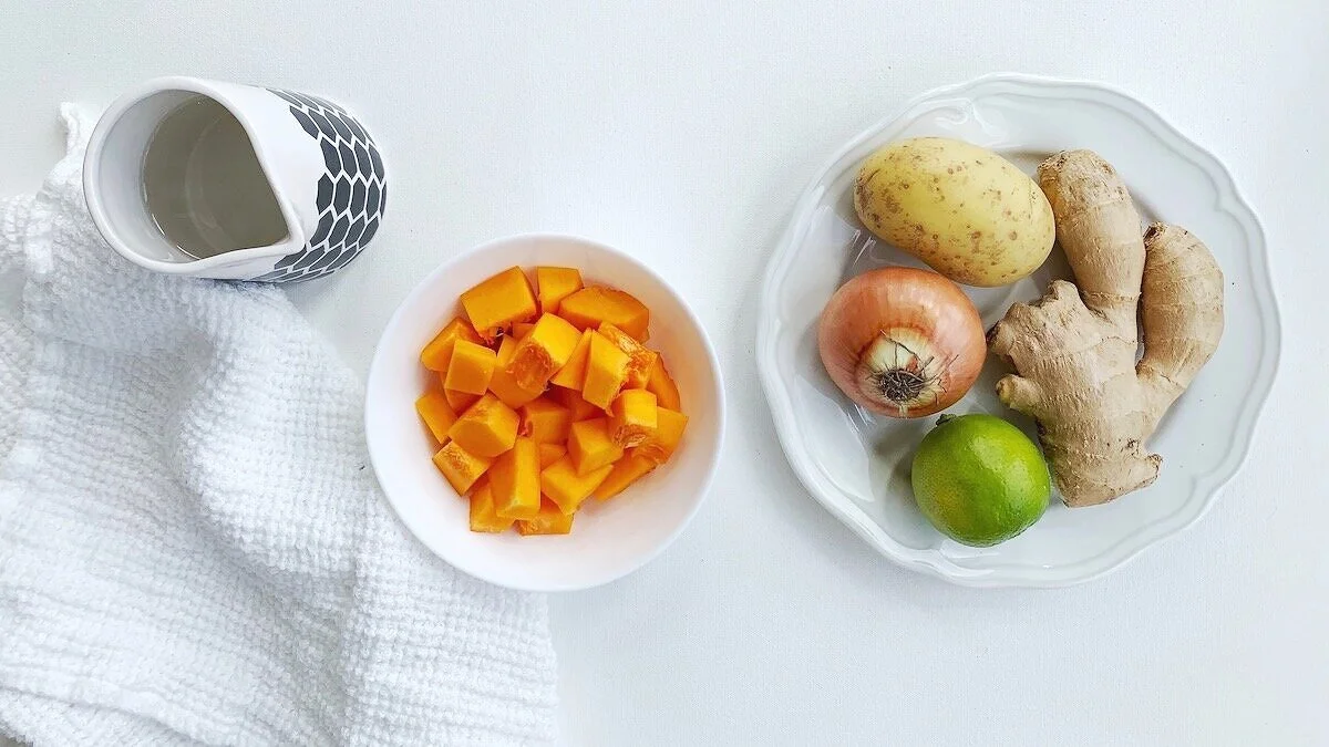 Med disse ingrediensene kan du lage en nydelig gresskarmos eller suppe som egner seg til en liten baby fra 6 mnd.