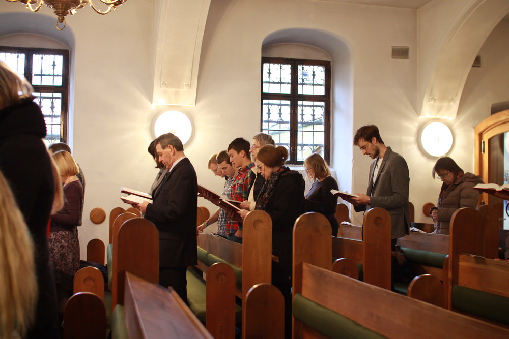 congregation-praying.JPG