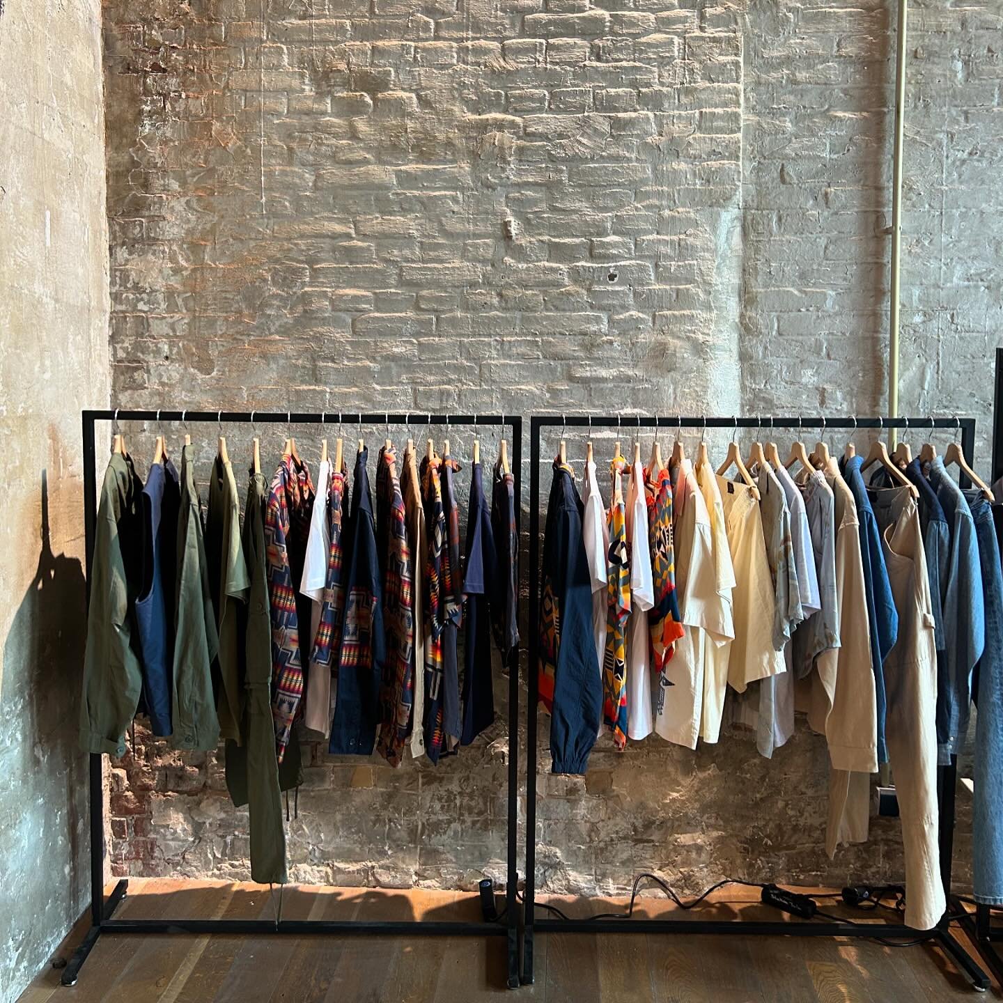 Germany we are back. Showing at THE JUNCTION with @seek.tradeshow Sunday - Wednesday. See you there 🇩🇪 
@adsumnyc
@dubbleware 
@frizmworks_official 
@maziuntitled 
@pendletonwm 
@poten_baseballcap 
@reynspooner 
@rostersox 
@united_athle 
@usrubber