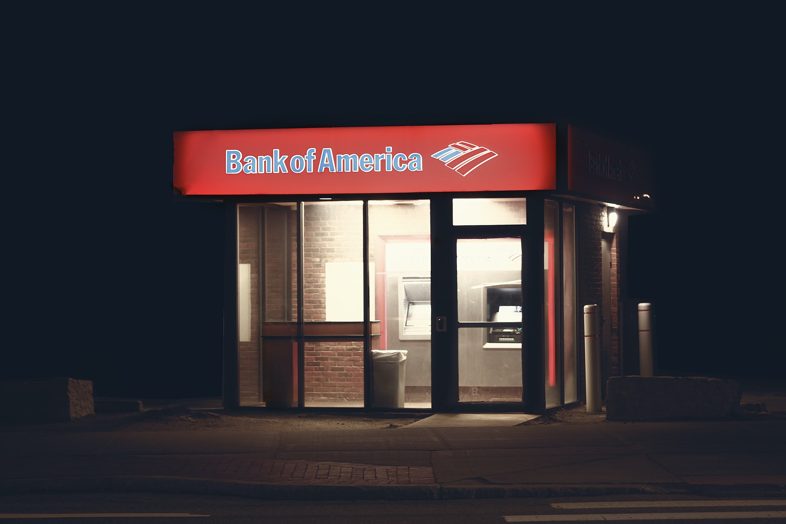 Bank branch closings are slowing down. What does that mean for fintech?